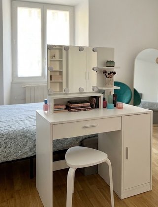 Toeletta trucco con sgabello