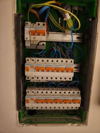 Electricista, técnico de aire, manitas en Barcelon