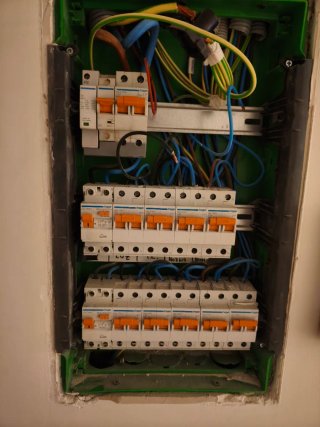 Electricista, técnico de aire, manitas en Barcelon