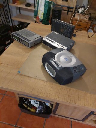 Lote 4 Radios Despertador por 5 euros