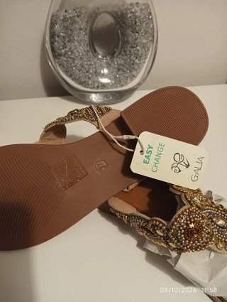 Sandalias Galia doradas pedrería a estrenar