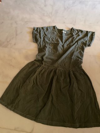 Vestido Verde de Manga Corta