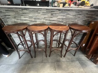 Set de 4 Taburetes Altos de Madera