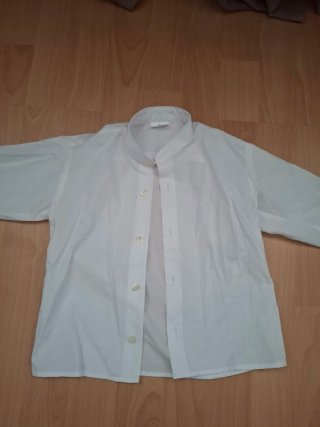 Camisa de baturro blanca talla 24 que es la 4 años
