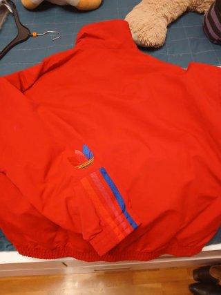 Chaqueta Roja con Cremallera