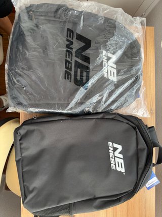 Mochilas Enebe Negra 2. Se puede comprar solo una.