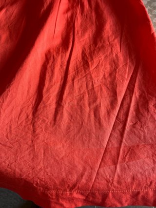 Vestido naranja y rosa con volantes