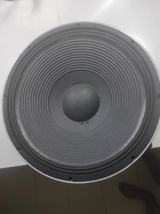 Altavoz JBL 2205A