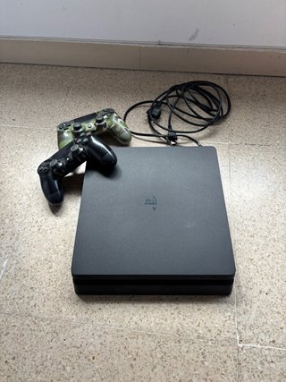 PS4 1TB (PlayStation 4) Negra + 2 Controles