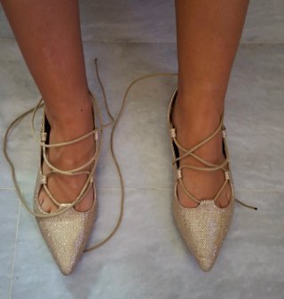Bailarinas doradas con cordones