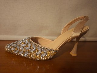 Zapatos de tacón con pedrería