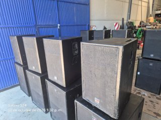 8 Altavoces DAS ST-1800