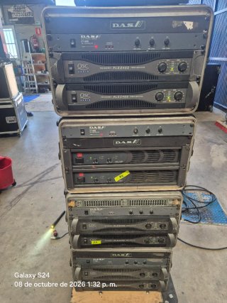 8 Altavoces DAS ST-1800
