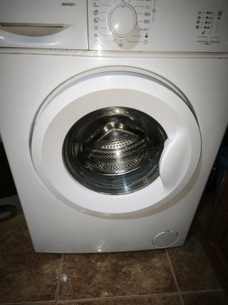 Lavadora de Carga Frontal Blanca
