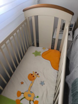 Cuna bebé con cambiador y bañera
