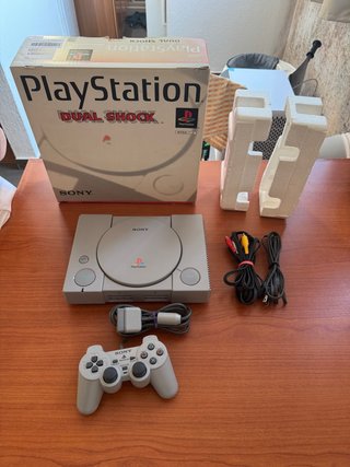Sony PlayStation 1 SCPH-7000 (NTSC-J)