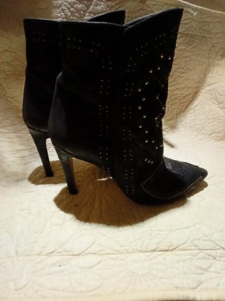Botines Zara con tachuelas