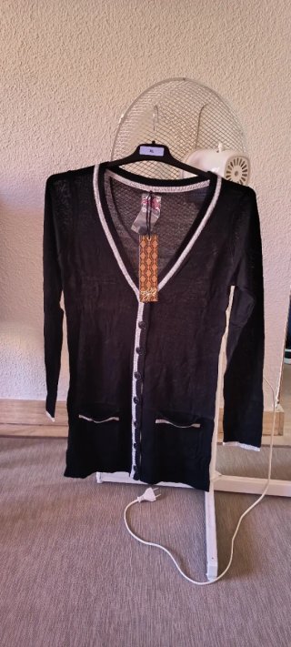 Cárdigan Negro Talla M. Nueva con etiqueta.