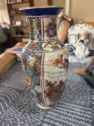 Jarrón de porcelana multicolor