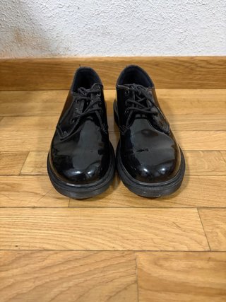 Zapatos Dr. Martens charol negros