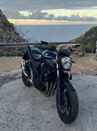 Suzuki Bandit 650 Naked Negra