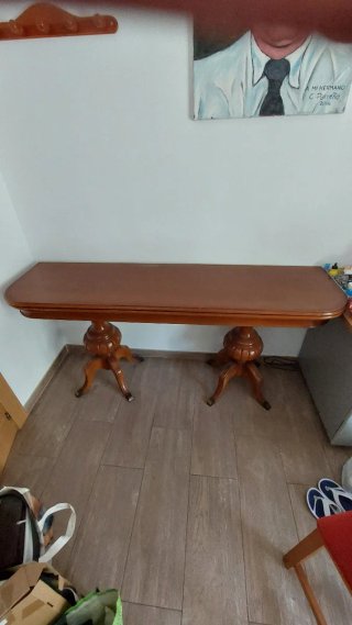 Mesa de comedor de libro