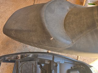 Asiento y cofre Kymco Superdink