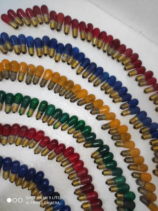 Lampadine colorate assortite