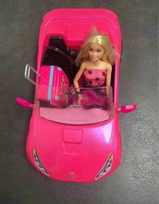 Muñeca Barbie con Coche Descapotable Rosa
