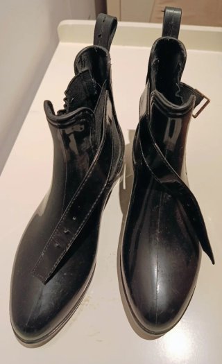 Botines de agua negros