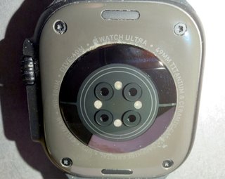 Apple Watch Ultra 3 con correas adicionales