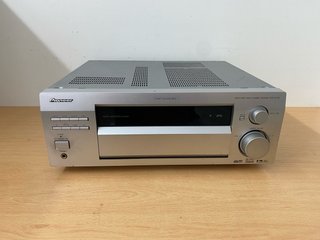 Amplificador 5.1 Pioneer VSX-D712-S Plata