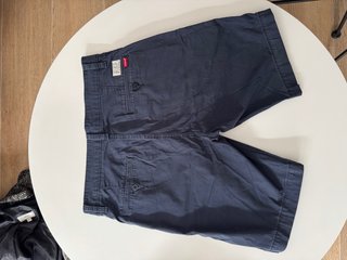 Pantalón corto Levi's azul marino