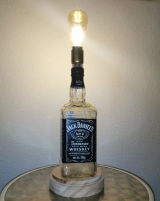 Lámpara LED Botella Jack Daniel's + Regalo mechero
