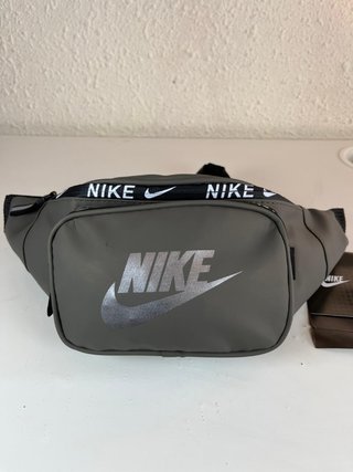 Riñonera Nike Gris y Plateado 16x31cm(Etiqueta)
