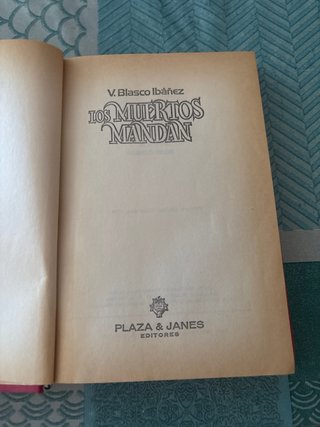 Los muertos mandan