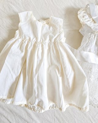 Antiguo vestido de bautizo vintage con enagua