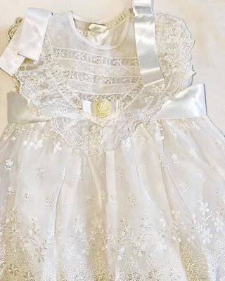 Antiguo vestido de bautizo vintage con enagua