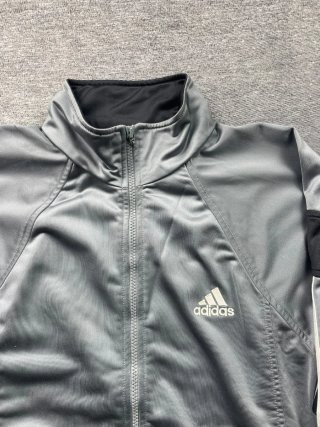 Chaqueta adidas Gris