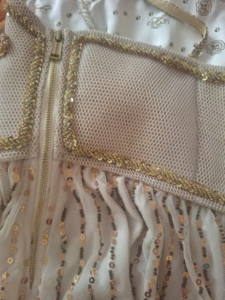 Vestido Dorado con Lentejuelas