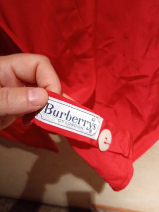 Blusa vintage Burberrys roja