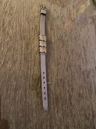 Pulsera estilo Tous de acero y ajustable.