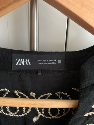 Vestido Zara bordado negro talla M