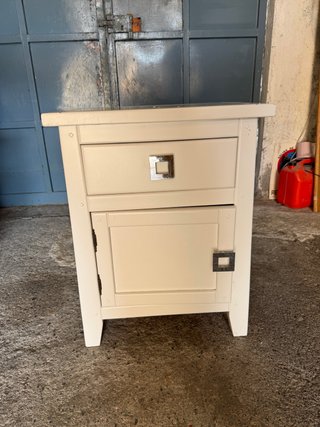 Mueble auxiliar blanco