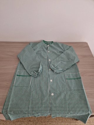 Bata de colegio cuadros verdes talla 14