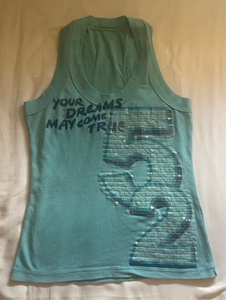 Camiseta de tirantes verde agua con lentejuelas