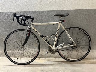 Bicicleta de carretera Mendiz