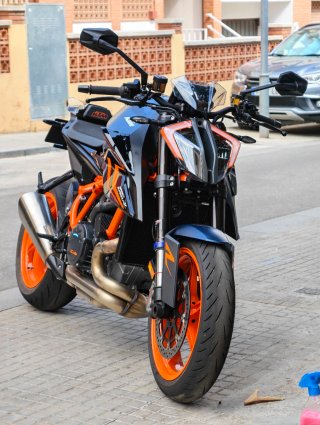 KTM 1290 Superduke R Evo full