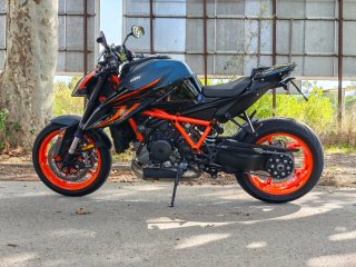KTM 1290 Superduke R Evo full
