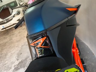 KTM 1290 Superduke R Evo full